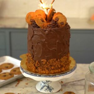 CHOCOLATE CHIP COOKIE CAKE