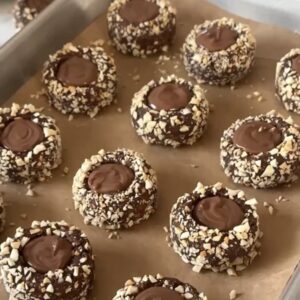 ALMOND CHOCOLATE CUPS