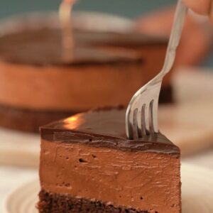 CHOCOLATE MOUSSE CAKE