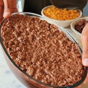 CHOCOLATE CRUNCH CAKE IN MICROWAVE