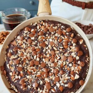 MOCHA ALMOND CAKE IN A PAN